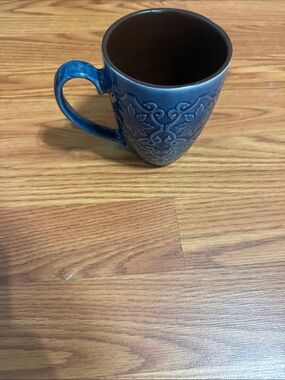 Embossed Ceramic Mug in Deep Blue